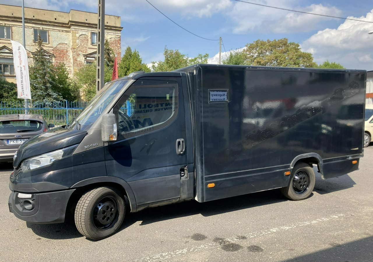 Iveco Daily Iveco 35-130 Bankowóz Kuloodporny Opancerzony Pancerny 2015 - Tarbesõiduk furgoon: pilt 4 Iveco Daily Iveco 35-130 Bankowóz Kuloodporny Opancerzony Pancerny 2015 - Tarbesõiduk furgoon: pilt 4