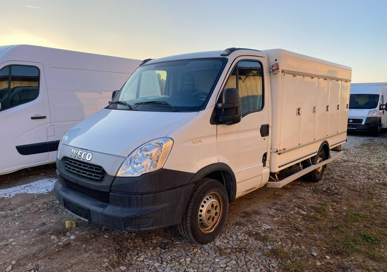 Iveco Inny Iveco Iveco Daily 35-13 chłodnia 10 komorowa Mrożnia do -40C Model 2014 - Tarbesõiduk külmik: pilt 1 Iveco Inny Iveco Iveco Daily 35-13 chłodnia 10 komorowa Mrożnia do -40C Model 2014 - Tarbesõiduk külmik: pilt 1
