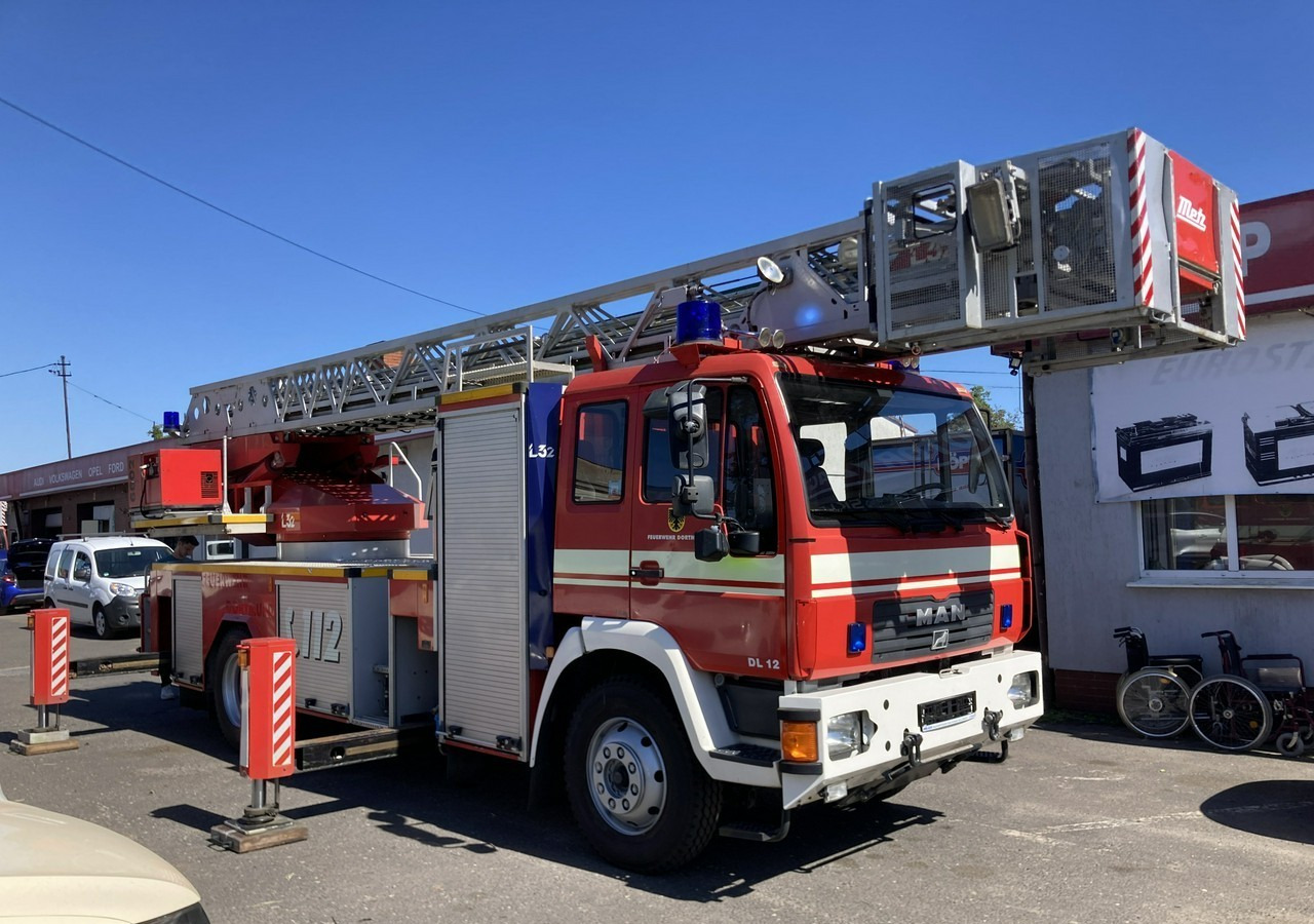 MAN Inny MAN Man 15,280 Straż pożarna drabina Strażacka zwyżka podnośnik 32m Metz - Tuletõrjeauto: pilt 1 MAN Inny MAN Man 15,280 Straż pożarna drabina Strażacka zwyżka podnośnik 32m Metz - Tuletõrjeauto: pilt 1