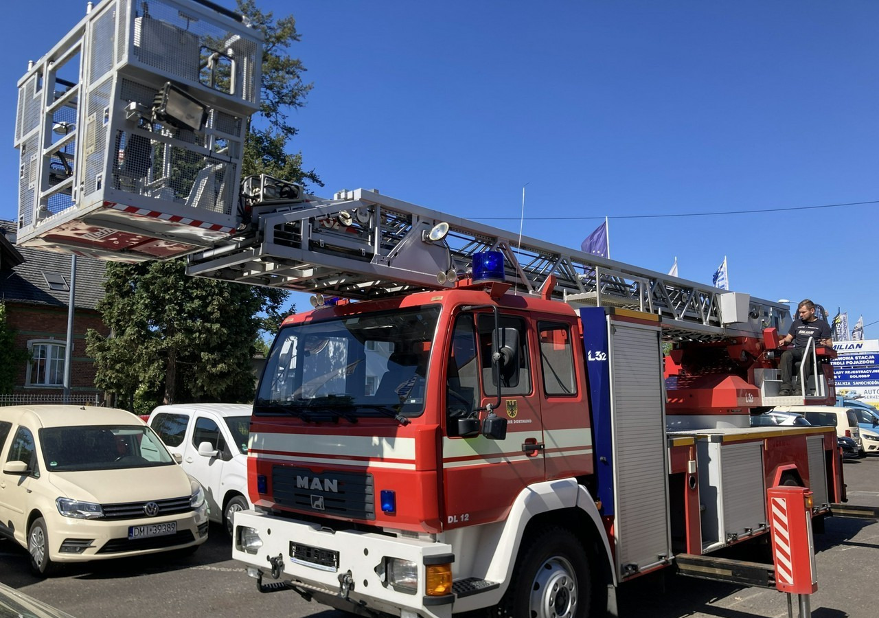 MAN Inny MAN Man 15,280 Straż pożarna drabina Strażacka zwyżka podnośnik 32m Metz - Tuletõrjeauto: pilt 4 MAN Inny MAN Man 15,280 Straż pożarna drabina Strażacka zwyżka podnośnik 32m Metz - Tuletõrjeauto: pilt 4