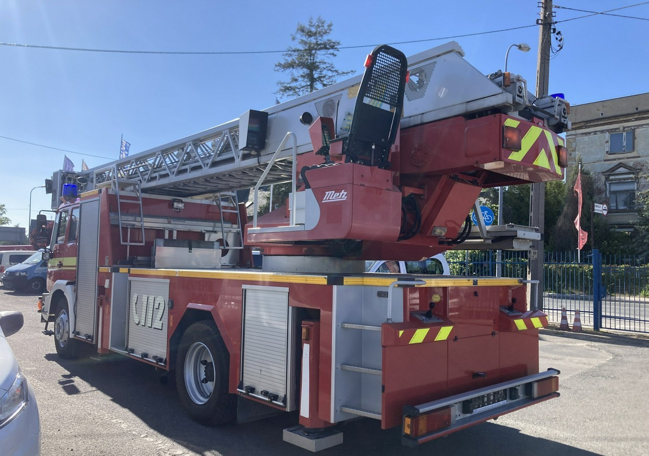 MAN L 2000 MAN 15,280 Straż pożarna drabina Strażacka zwyżka 32m Metz Model 20 - Tuletõrjeauto: pilt 3 MAN L 2000 MAN 15,280 Straż pożarna drabina Strażacka zwyżka 32m Metz Model 20 - Tuletõrjeauto: pilt 3
