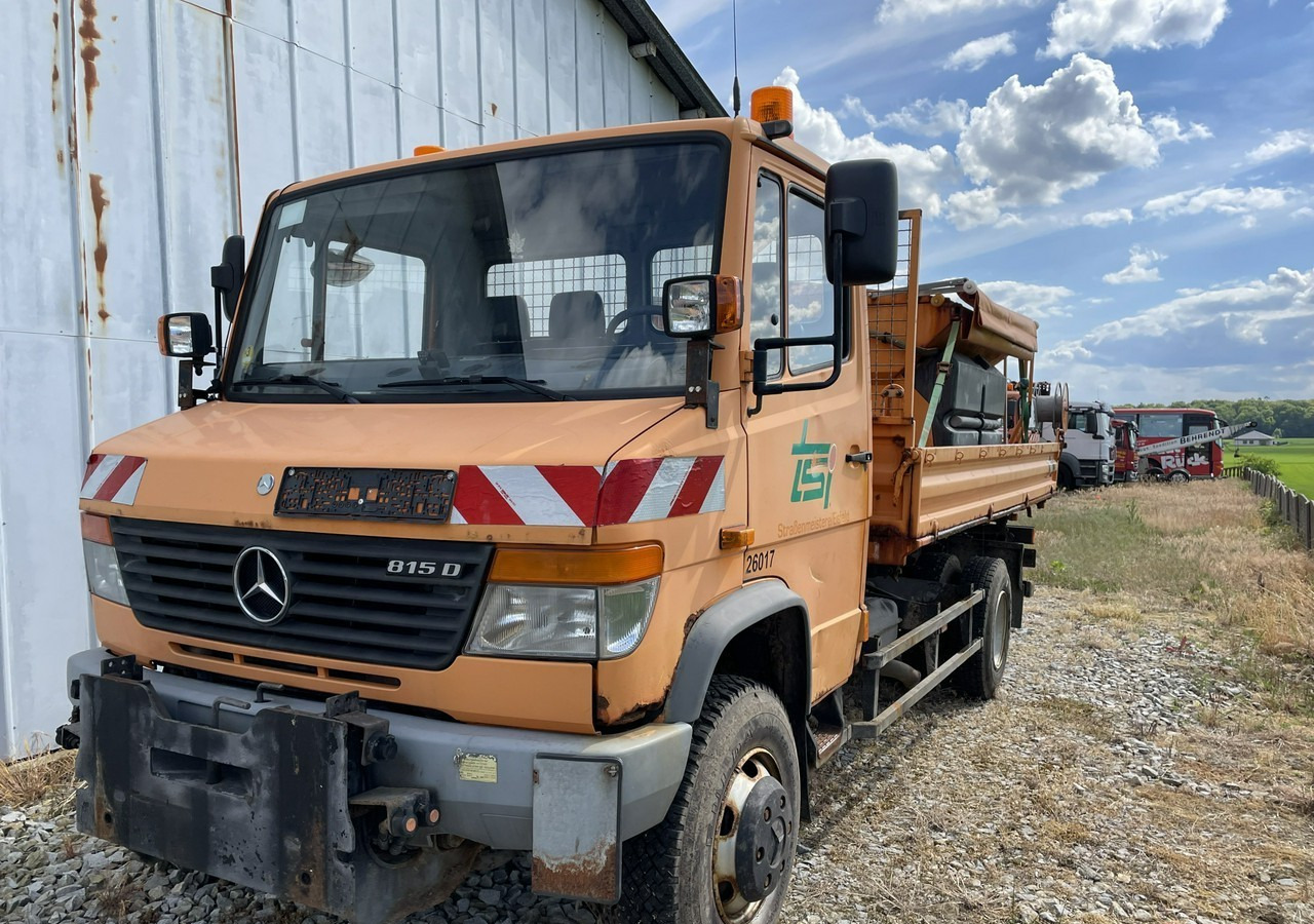 Mercedes-Benz Inny Mercedes-Benz Mercedes Vario 815 Wywrotka 4X4 2004 - Lumekoristusmasina: pilt 3 Mercedes-Benz Inny Mercedes-Benz Mercedes Vario 815 Wywrotka 4X4 2004 - Lumekoristusmasina: pilt 3