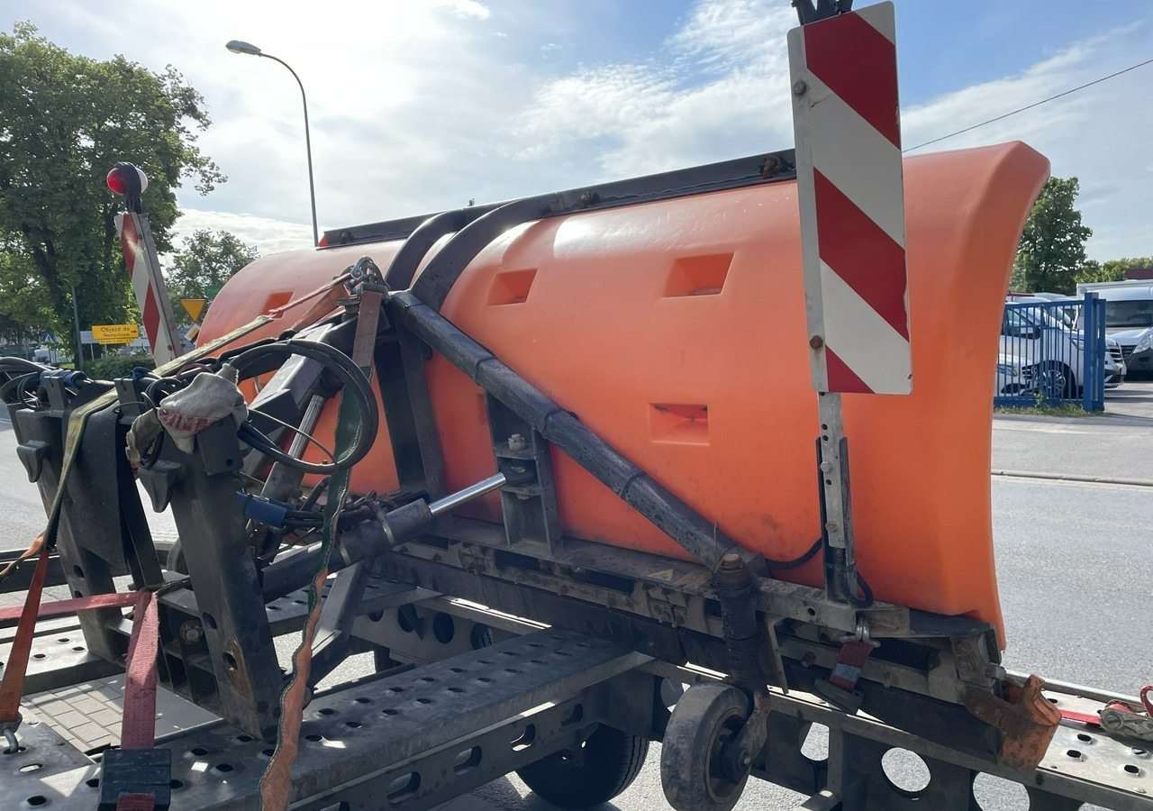 Mercedes-Benz Inny Mercedes-Benz Mercedes Vario 815 Wywrotka 4X4 posypywarka pług 2004 - Lumekoristusmasina: pilt 4 Mercedes-Benz Inny Mercedes-Benz Mercedes Vario 815 Wywrotka 4X4 posypywarka pług 2004 - Lumekoristusmasina: pilt 4
