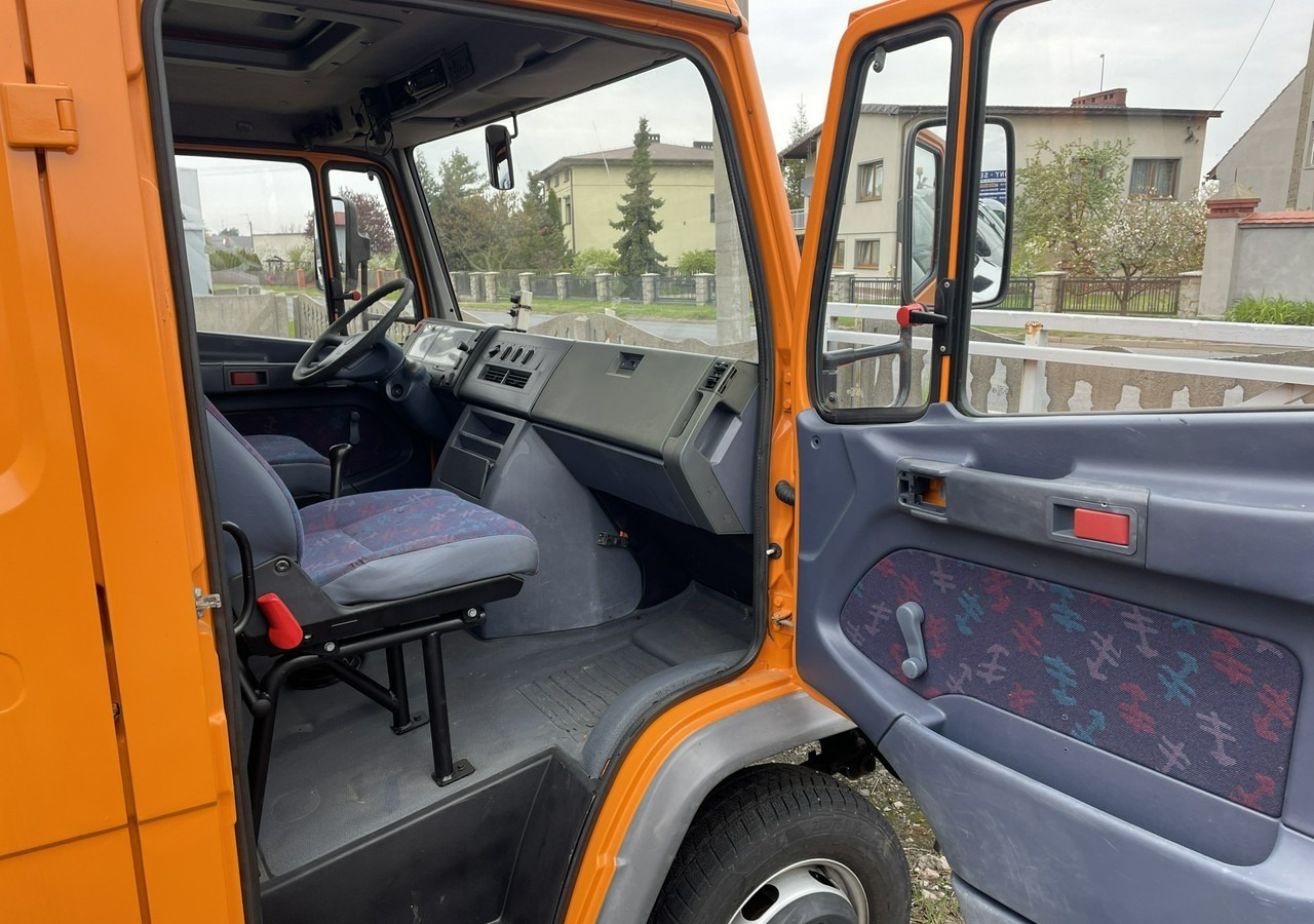 Mercedes-Benz Inny Mercedes-Benz Vario 614 Brygadówka skrzynia plandeka 6-oso doka dokka 2004 - Tent veoauto: pilt 3 Mercedes-Benz Inny Mercedes-Benz Vario 614 Brygadówka skrzynia plandeka 6-oso doka dokka 2004 - Tent veoauto: pilt 3