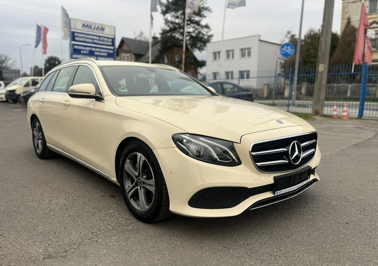 Mercedes-Benz Klasa E E220d T 9G-tronic 197KM Navi FullLed Kamera Asystent Model 2020 FV 2 - Auto: pilt 3 Mercedes-Benz Klasa E E220d T 9G-tronic 197KM Navi FullLed Kamera Asystent Model 2020 FV 2 - Auto: pilt 3