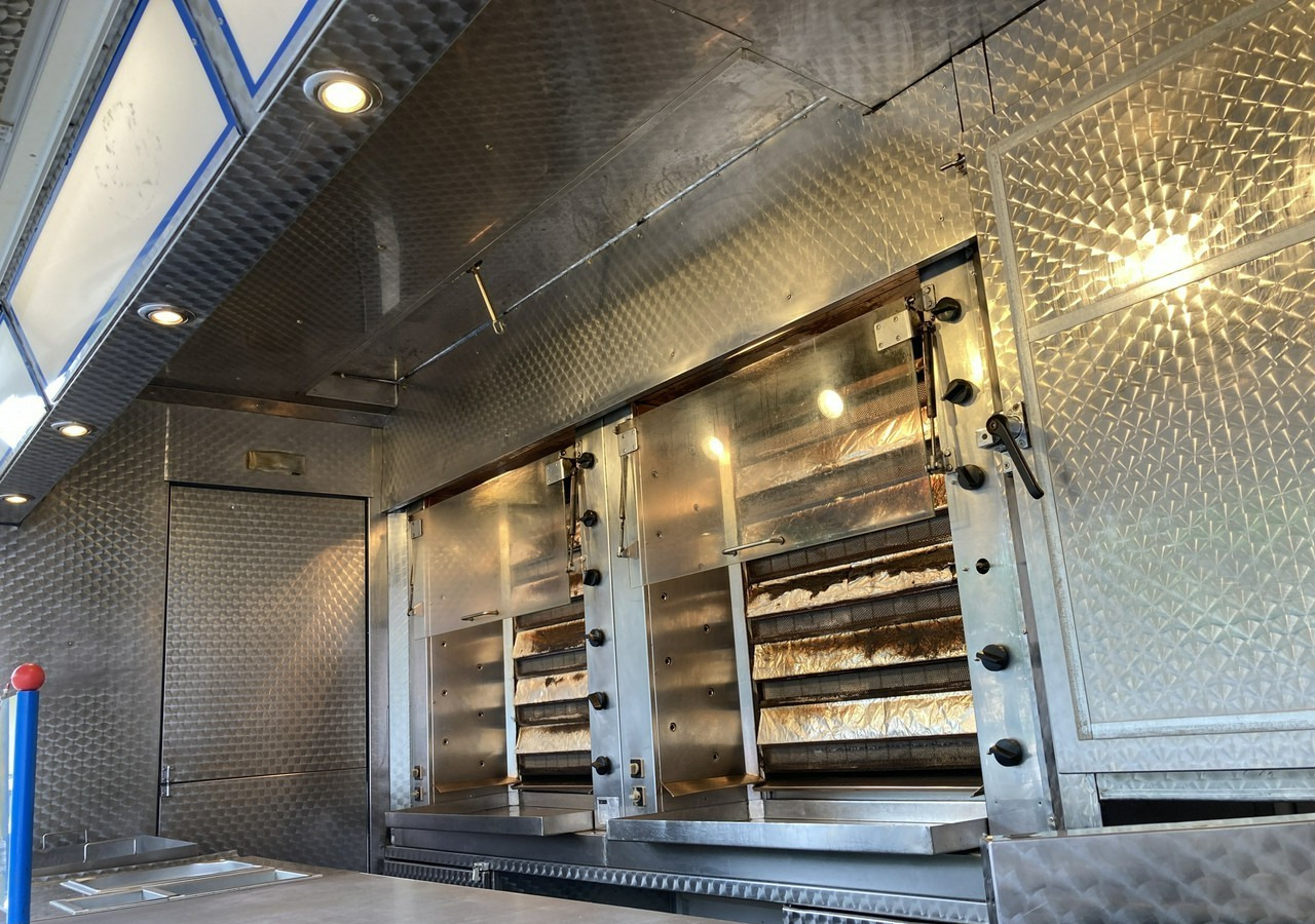 Mercedes-Benz Sprinter Autosklep Grill kurczak Gastronomiczny Food Truck Foodtruck sklep 20 - Toiduauto: pilt 3 Mercedes-Benz Sprinter Autosklep Grill kurczak Gastronomiczny Food Truck Foodtruck sklep 20 - Toiduauto: pilt 3