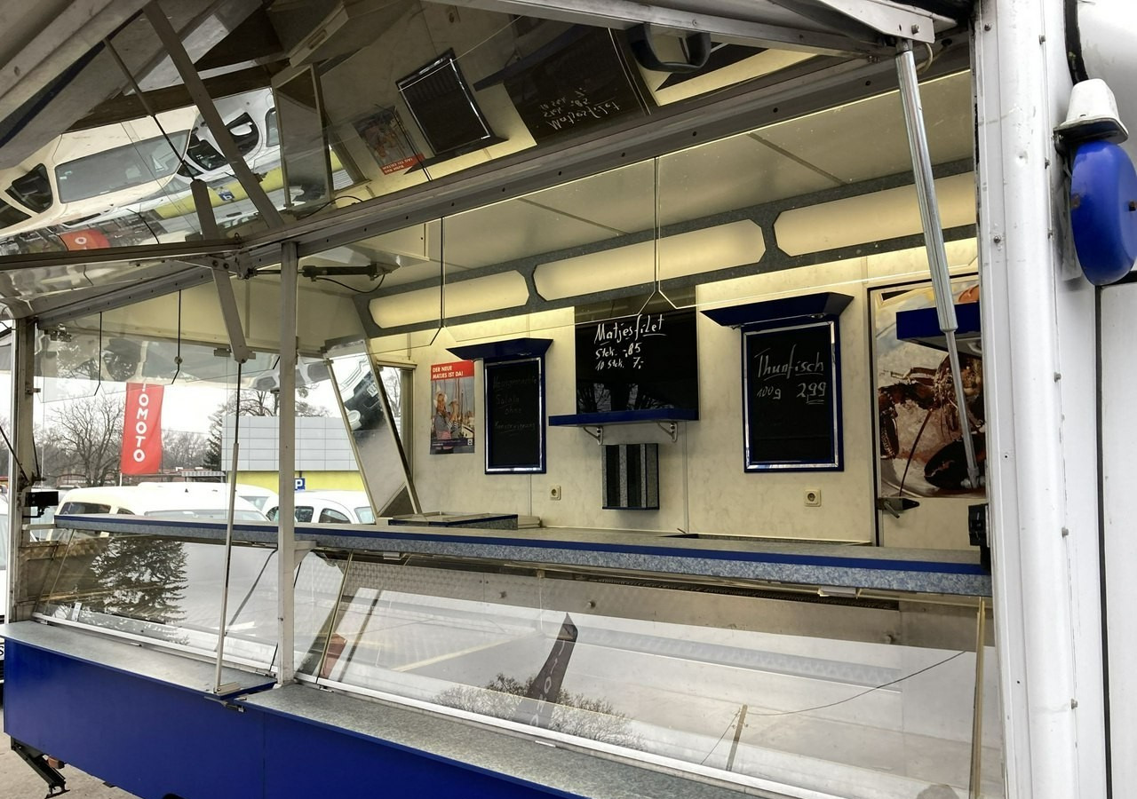 Mercedes-Benz Sprinter Sprinter Autosklep Gastronomiczny wędli Ryb Food Truck Foodtruck skl - Toiduauto: pilt 3 Mercedes-Benz Sprinter Sprinter Autosklep Gastronomiczny wędli Ryb Food Truck Foodtruck skl - Toiduauto: pilt 3