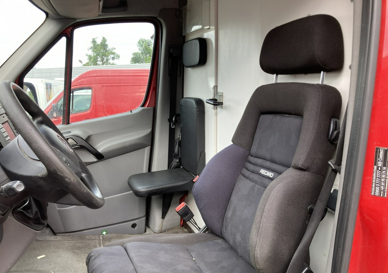 Toiduauto Mercedes-Benz Sprinter Sprinter Autosklep sklep bar Gastronomiczny Food Truck Foodtruck 201: pilt 14 Toiduauto Mercedes-Benz Sprinter Sprinter Autosklep sklep bar Gastronomiczny Food Truck Foodtruck 201: pilt 14