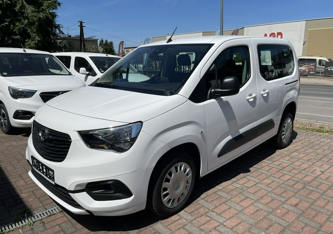 Opel Combo IV Opel Combo Life Niepełnosprawnych inwalida Rampa 32105 km Model 2022 - Auto: pilt 2 Opel Combo IV Opel Combo Life Niepełnosprawnych inwalida Rampa 32105 km Model 2022 - Auto: pilt 2