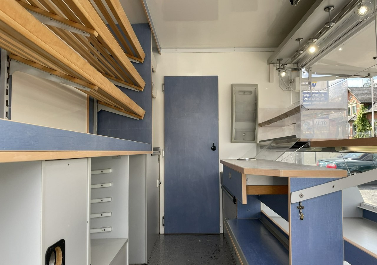 Opel Vivaro Autosklep pieczywa Sklep bar Gastronomiczny Food Truck Foodtruck 200 - Toiduauto: pilt 2 Opel Vivaro Autosklep pieczywa Sklep bar Gastronomiczny Food Truck Foodtruck 200 - Toiduauto: pilt 2