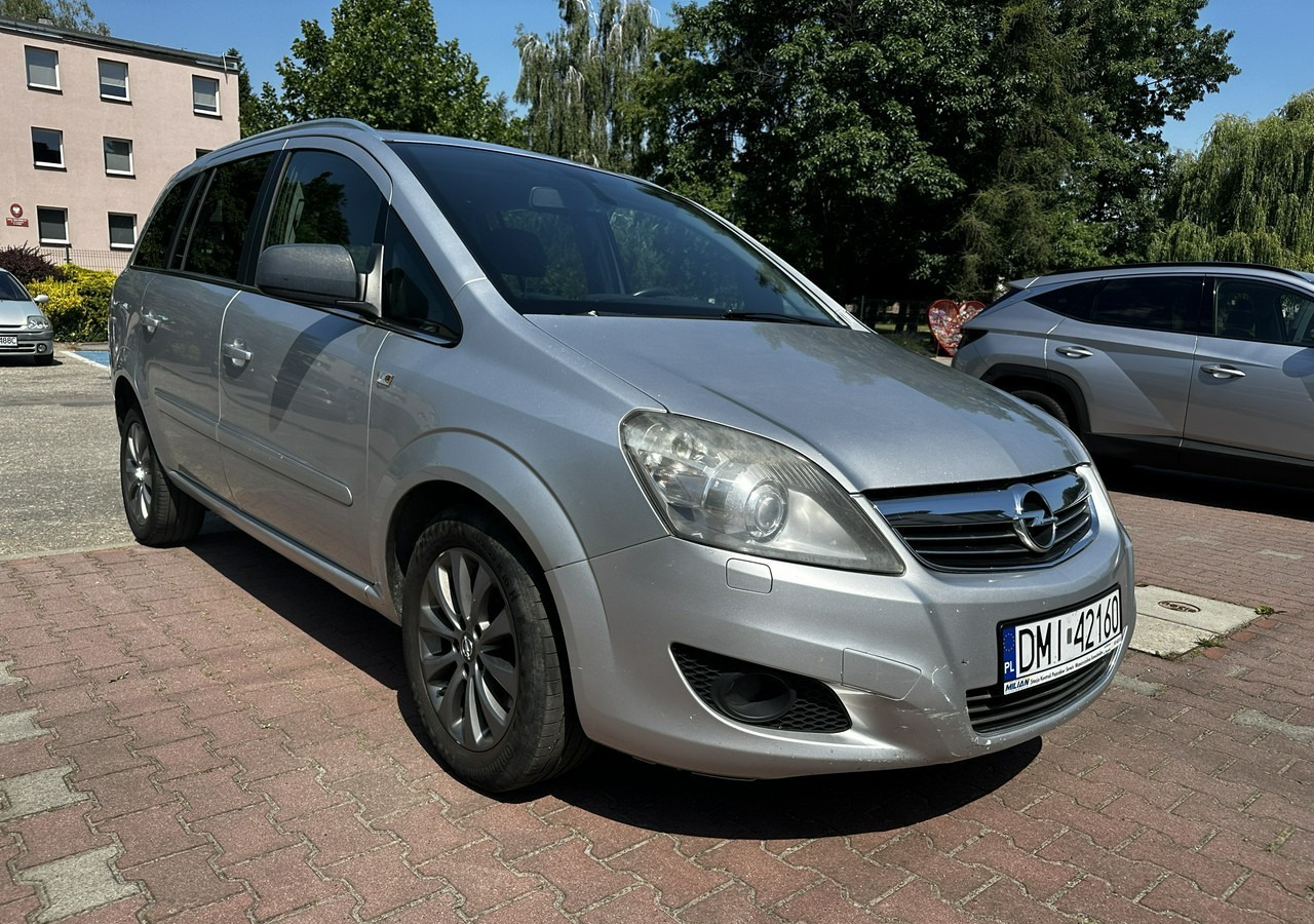 Opel Zafira B Opel Zafira do przewozu osób Niepełnosprawnych inwalida rampa - Auto: pilt 3 Opel Zafira B Opel Zafira do przewozu osób Niepełnosprawnych inwalida rampa - Auto: pilt 3