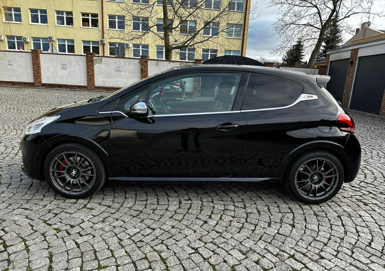 Peugeot 208 I 208GTI Sport 1.6THP 208KM Panorama Led JBL Navi Kamera OZ-Racing 201 - Luukpära: pilt 5 Peugeot 208 I 208GTI Sport 1.6THP 208KM Panorama Led JBL Navi Kamera OZ-Racing 201 - Luukpära: pilt 5