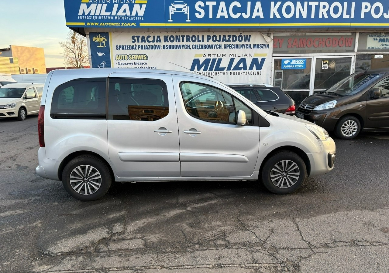Peugeot Partner II Partner Tepee 1.6 HDI 120KM Family Klimatronik 2xDrzwi 2016 - Universaal: pilt 3 Peugeot Partner II Partner Tepee 1.6 HDI 120KM Family Klimatronik 2xDrzwi 2016 - Universaal: pilt 3