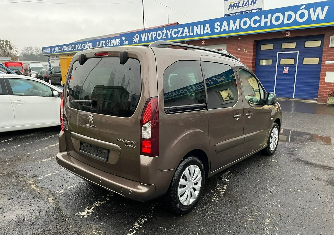 Peugeot Partner II Peugeot Partner Tepee 1.6 VTi 120KM Family Model 2013 - Universaal: pilt 4 Peugeot Partner II Peugeot Partner Tepee 1.6 VTi 120KM Family Model 2013 - Universaal: pilt 4