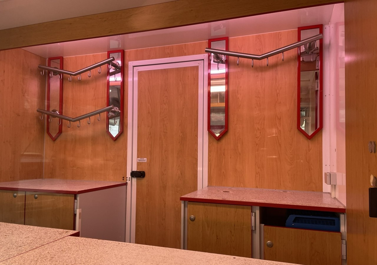 Renault Master Autosklep Wędli Gastronomiczny Food Truck Foodtruck sklep W-zasil 20 - Toiduauto: pilt 4 Renault Master Autosklep Wędli Gastronomiczny Food Truck Foodtruck sklep W-zasil 20 - Toiduauto: pilt 4