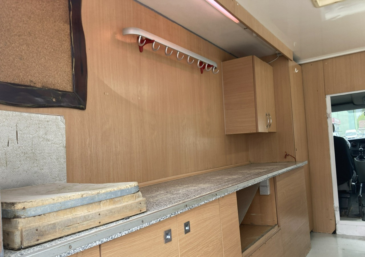 Renault Master Autosklep do Wędlin Gastronomiczny Food Truck Foodtruck Sklep bar 20 - Toiduauto: pilt 5 Renault Master Autosklep do Wędlin Gastronomiczny Food Truck Foodtruck Sklep bar 20 - Toiduauto: pilt 5