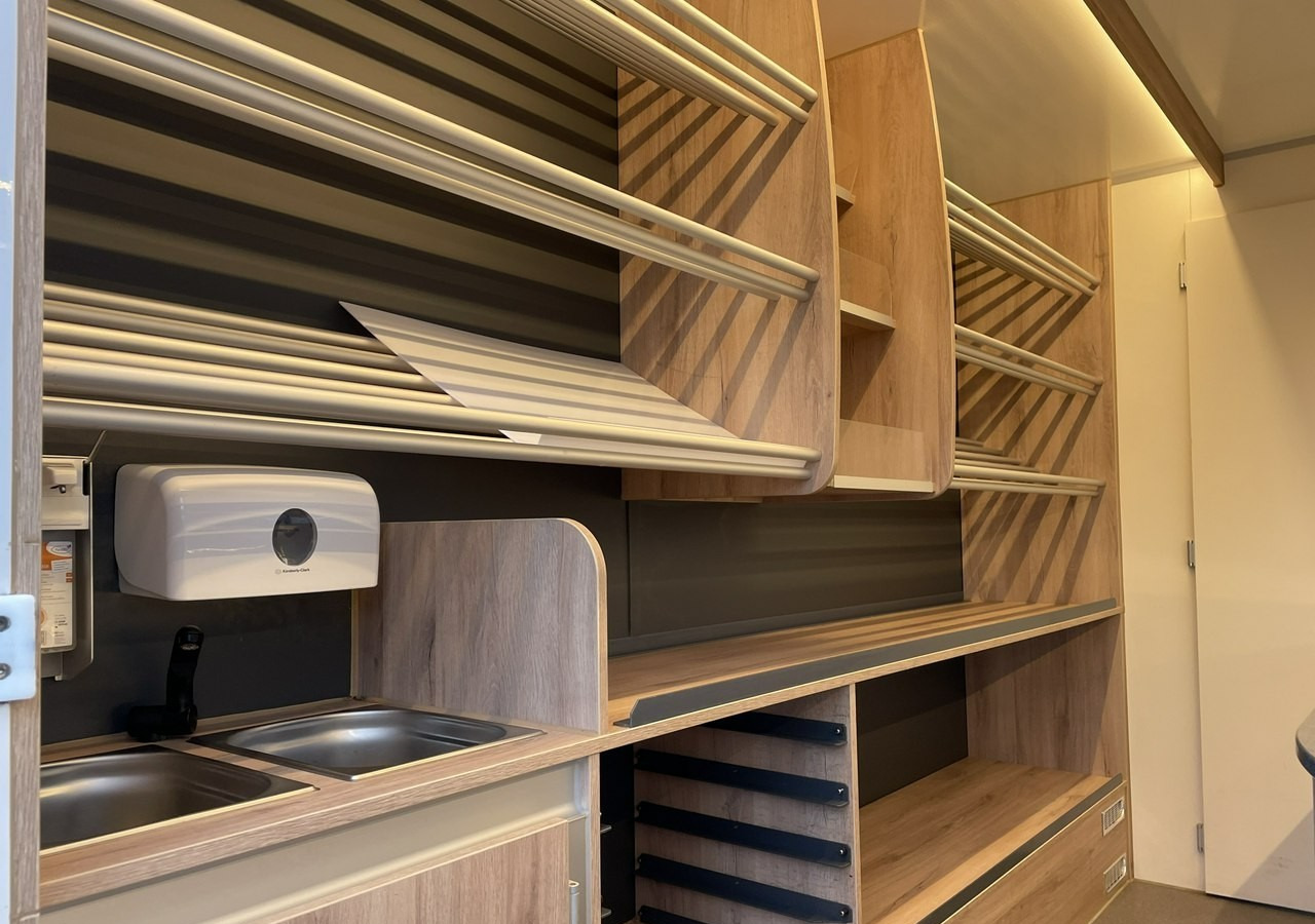 Renault Master Autosklep piec Sklep Gastronomiczny Food Truck Foodtruck bar Borco20 - Toiduauto: pilt 4 Renault Master Autosklep piec Sklep Gastronomiczny Food Truck Foodtruck bar Borco20 - Toiduauto: pilt 4