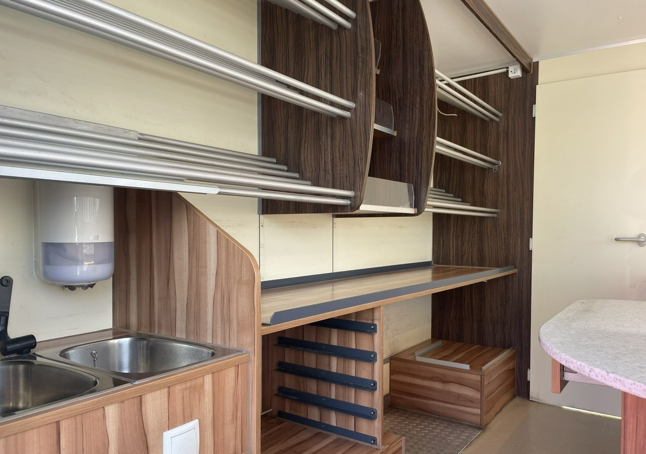 Renault Master Autosklep pieczywa Gastronomiczny Food Truck Foodtruck Sklep Borco20 - Toiduauto: pilt 3 Renault Master Autosklep pieczywa Gastronomiczny Food Truck Foodtruck Sklep Borco20 - Toiduauto: pilt 3