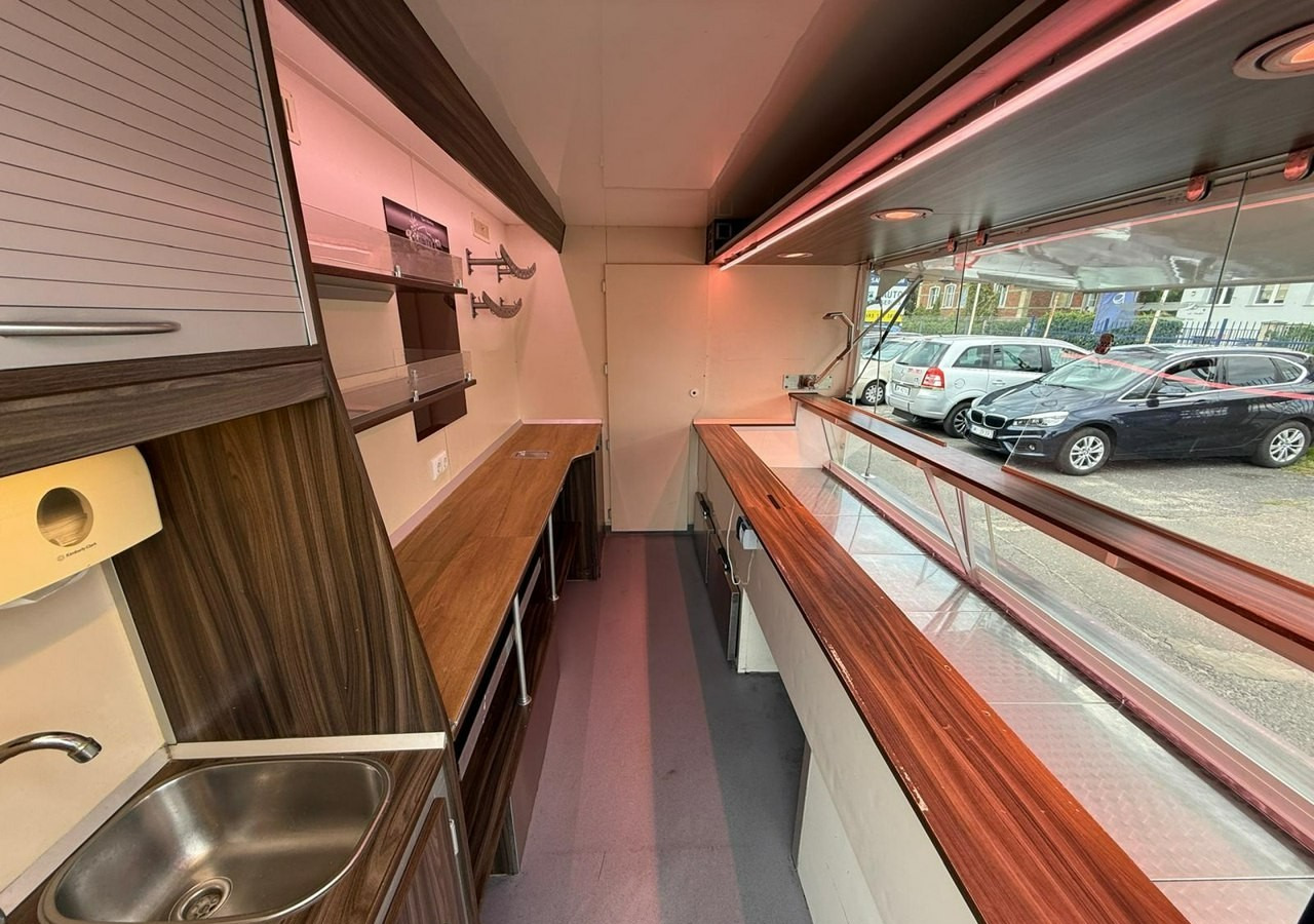 Renault Master Autosklep wędlin Gastronomiczny Food Truck Foodtruck Sklep Solar 20 - Toiduauto: pilt 2 Renault Master Autosklep wędlin Gastronomiczny Food Truck Foodtruck Sklep Solar 20 - Toiduauto: pilt 2