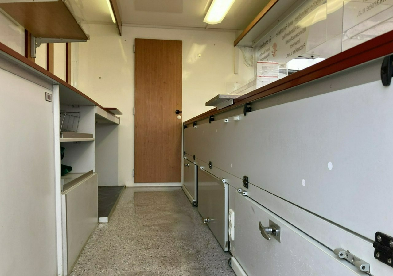 Renault Master Master Autosklep Gastronomiczny Food Truck Foodtruck Sklep bar 2009 - Toiduauto: pilt 4 Renault Master Master Autosklep Gastronomiczny Food Truck Foodtruck Sklep bar 2009 - Toiduauto: pilt 4