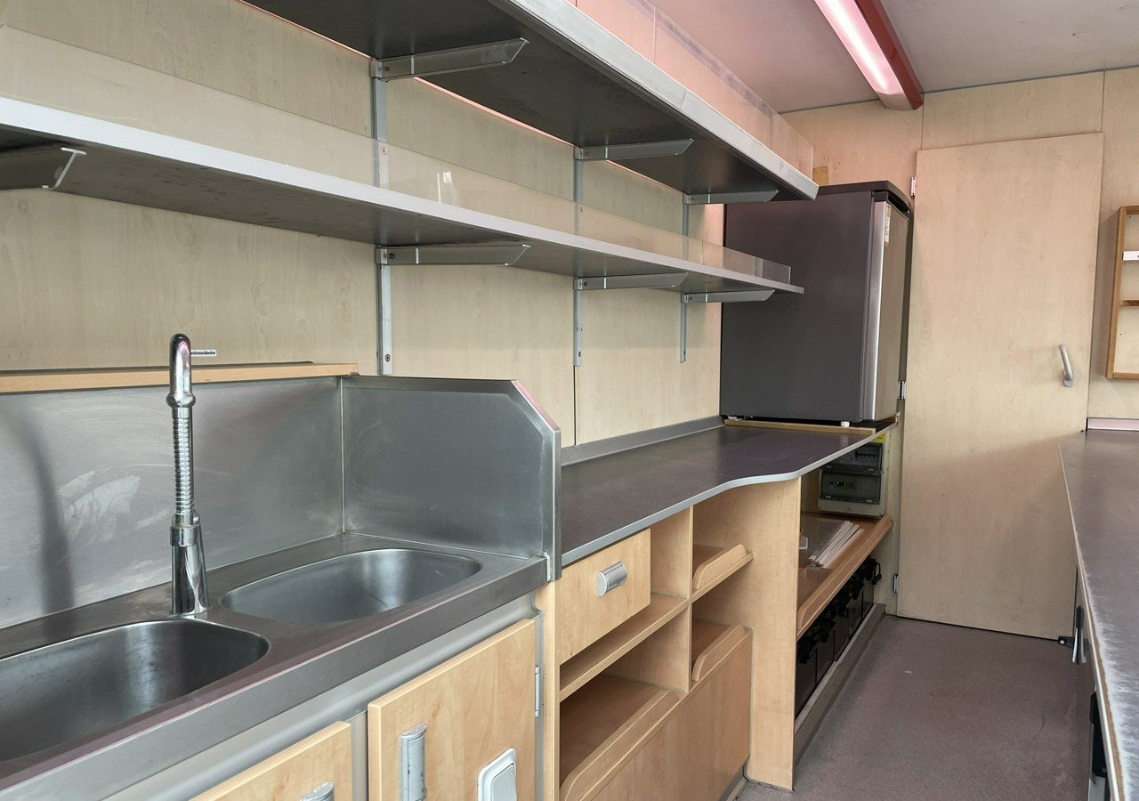 Renault Master Master Autosklep wędli Gastronomiczny Food Truck Foodtruck BORCO 200 - Toiduauto: pilt 4 Renault Master Master Autosklep wędli Gastronomiczny Food Truck Foodtruck BORCO 200 - Toiduauto: pilt 4