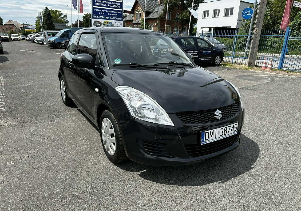Suzuki Swift V Suzuki Swift 1.2-94KM Klima Model 2012 - Luukpära: pilt 1 Suzuki Swift V Suzuki Swift 1.2-94KM Klima Model 2012 - Luukpära: pilt 1
