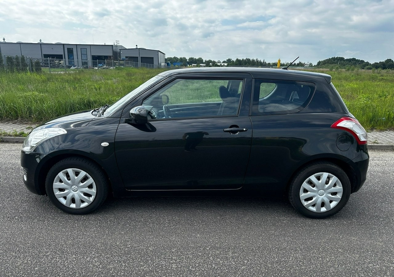 Suzuki Swift V Suzuki Swift 1.2-94KM Klima Model 2012 - Luukpära: pilt 2 Suzuki Swift V Suzuki Swift 1.2-94KM Klima Model 2012 - Luukpära: pilt 2