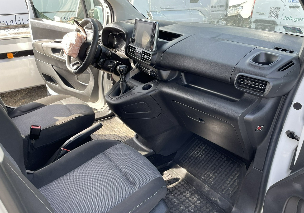 Toyota ProAce Proace City Verso Toyota Proace City Verso Long 1.5 D-4D Business 2021Salon - Auto: pilt 3 Toyota ProAce Proace City Verso Toyota Proace City Verso Long 1.5 D-4D Business 2021Salon - Auto: pilt 3