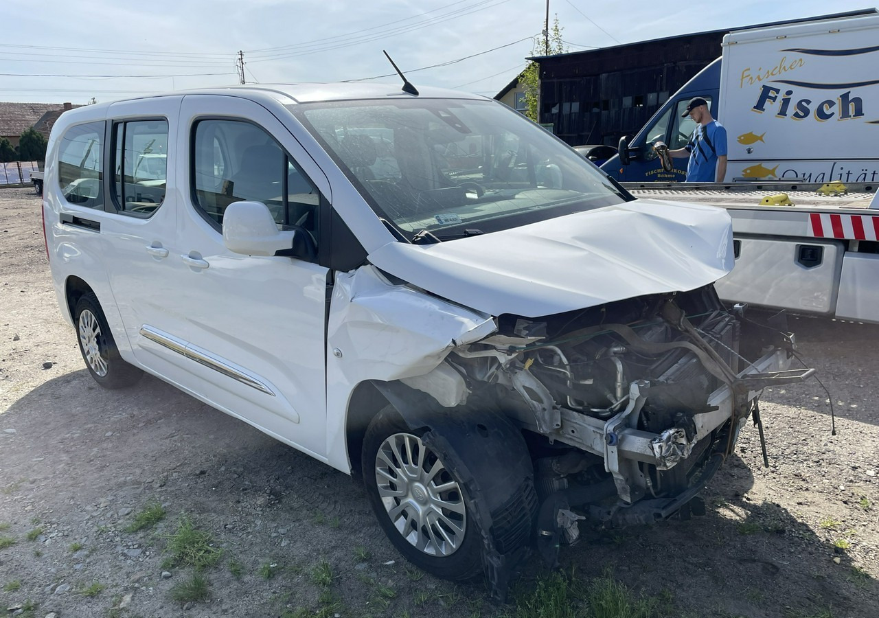 Toyota ProAce Proace City Verso Toyota Proace City Verso Long 1.5 D-4D Business 2021Salon - Auto: pilt 5 Toyota ProAce Proace City Verso Toyota Proace City Verso Long 1.5 D-4D Business 2021Salon - Auto: pilt 5