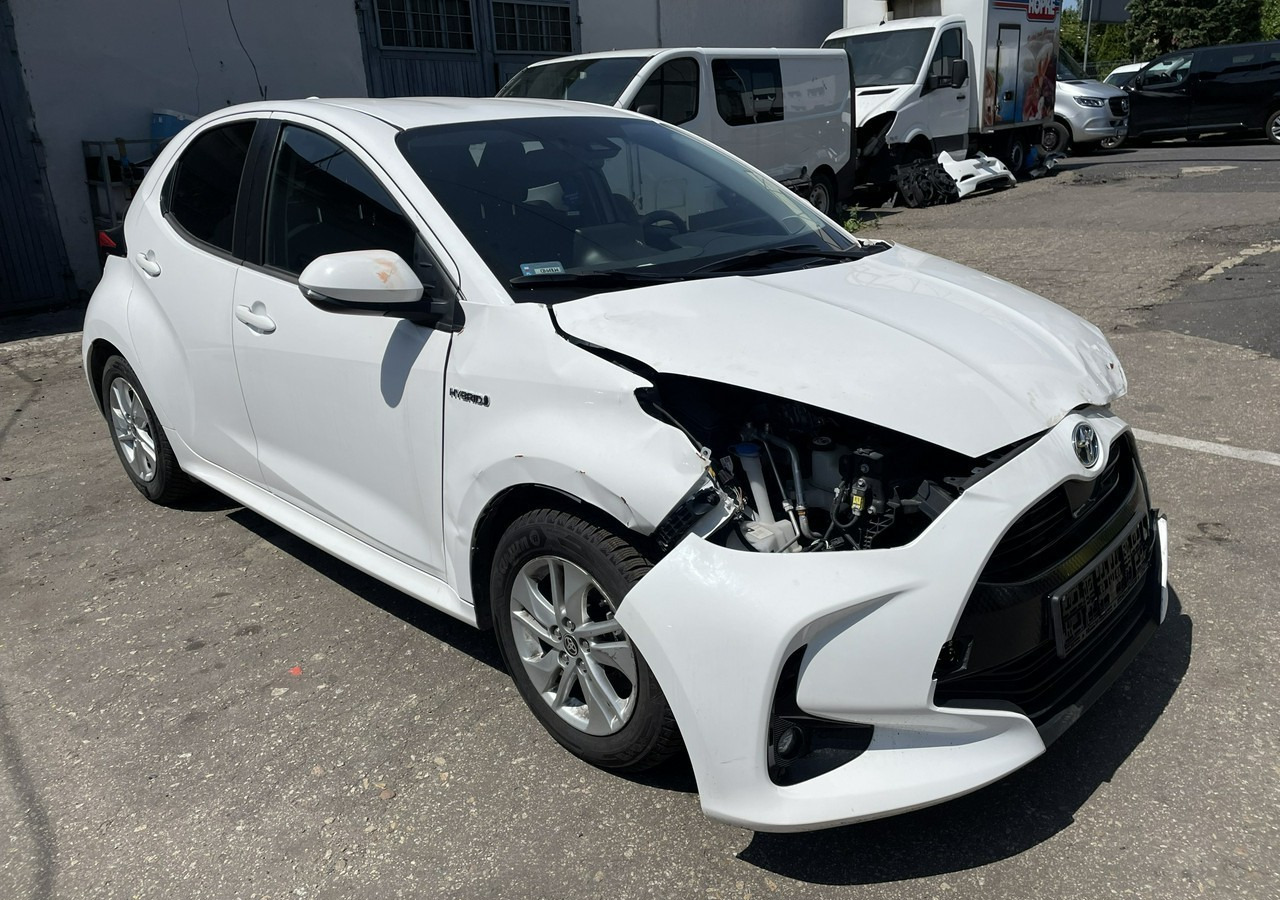 Toyota Yaris IV Toyota Yaris Hybrid 1.5 Active Salon PL 2023 FV 23% - Luukpära: pilt 2 Toyota Yaris IV Toyota Yaris Hybrid 1.5 Active Salon PL 2023 FV 23% - Luukpära: pilt 2
