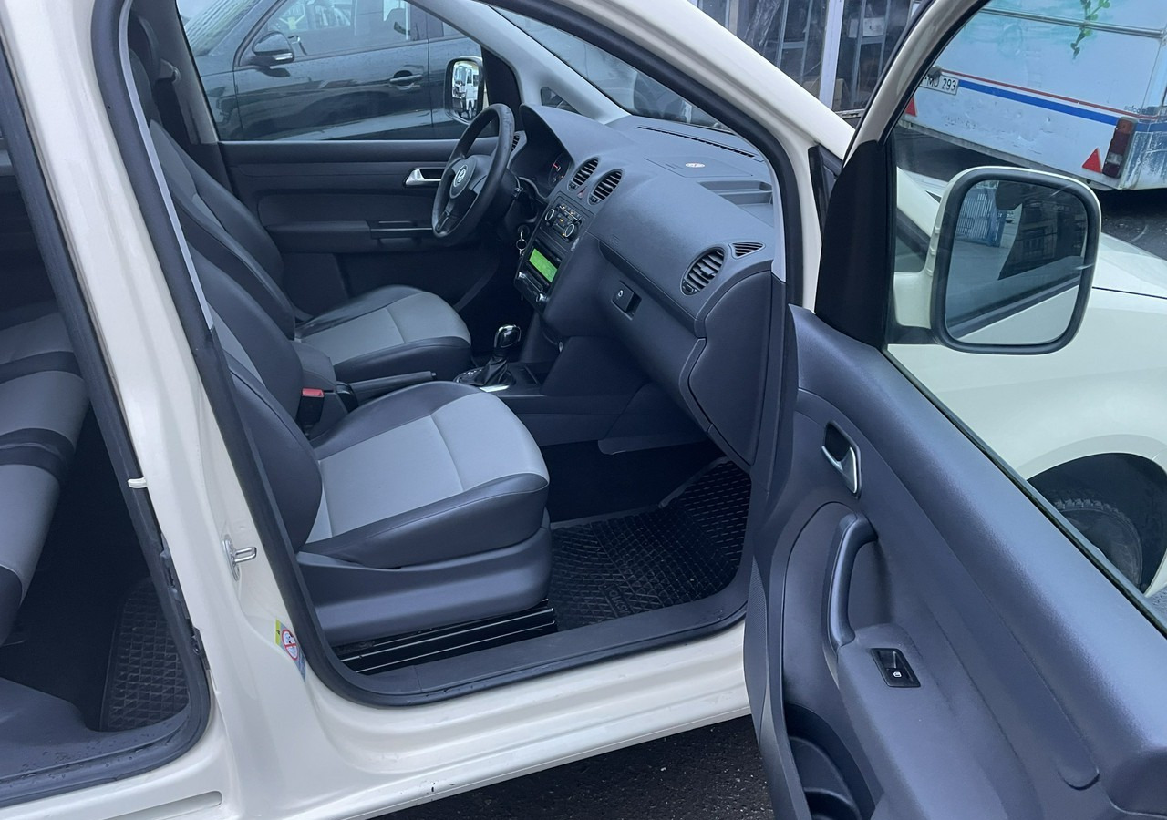 Volkswagen Caddy III Caddy 1.6 TDI dla Niepełnosprawnych inwalida rampa 2015 - Auto: pilt 4 Volkswagen Caddy III Caddy 1.6 TDI dla Niepełnosprawnych inwalida rampa 2015 - Auto: pilt 4