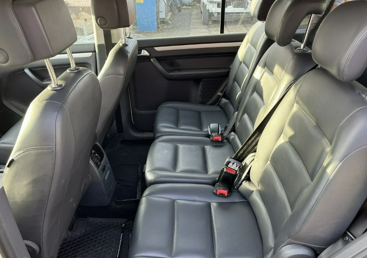 Auto Volkswagen Touran III: pilt 15