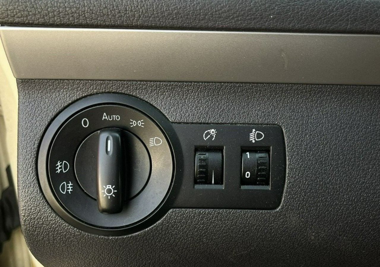 Auto Volkswagen Touran III: pilt 10
