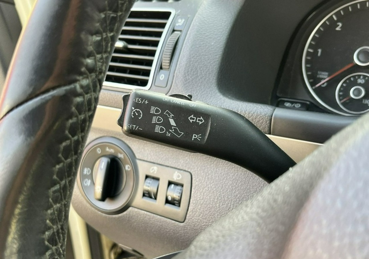 Auto Volkswagen Touran III: pilt 9