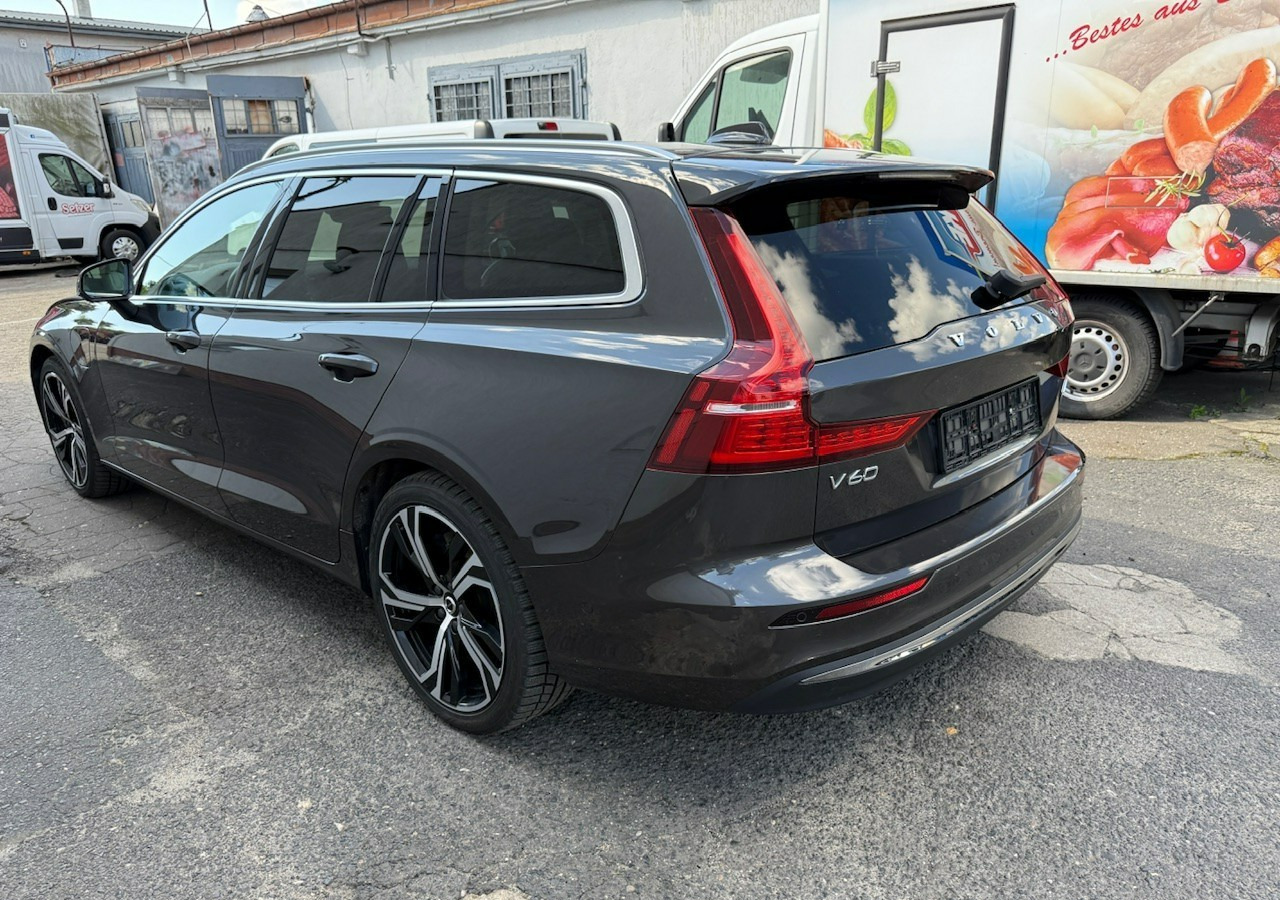Volvo V60 II Volvo V60 2.0 T8 Plug-in Hybrid 455KM AWD Bogata Wersja Model 2024 - Auto: pilt 3 Volvo V60 II Volvo V60 2.0 T8 Plug-in Hybrid 455KM AWD Bogata Wersja Model 2024 - Auto: pilt 3