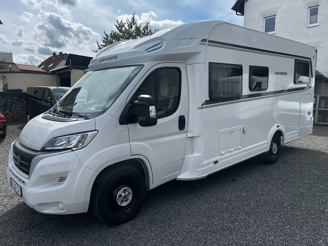 Weinsberg CaraSuite 700 ME - Poolintegreeritud matkaauto: pilt 1 Weinsberg CaraSuite 700 ME - Poolintegreeritud matkaauto: pilt 1