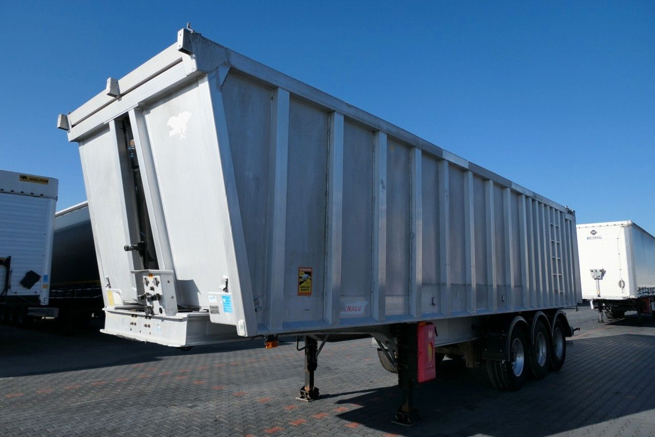 Benalu TIPPER 45 M3/WHOLE ALUMINIUM/5700 KG/FLAP-DOORS - Kallur-poolhaagis: pilt 3 Benalu TIPPER 45 M3/WHOLE ALUMINIUM/5700 KG/FLAP-DOORS - Kallur-poolhaagis: pilt 3