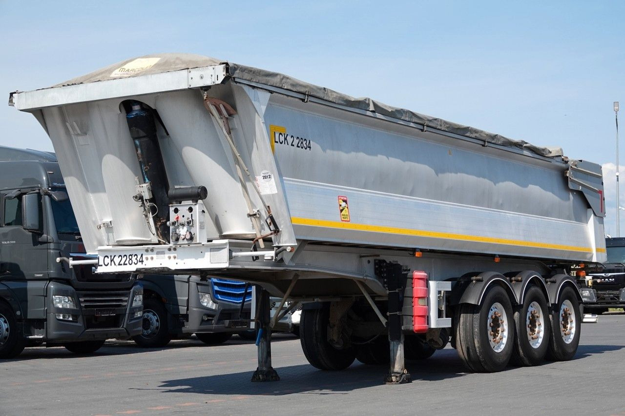 Benalu WYWROTKA 27 m3 / ALUMINIOWA / HYDRAULICZNA KLAPA - Kallur-poolhaagis: pilt 3 Benalu WYWROTKA 27 m3 / ALUMINIOWA / HYDRAULICZNA KLAPA - Kallur-poolhaagis: pilt 3