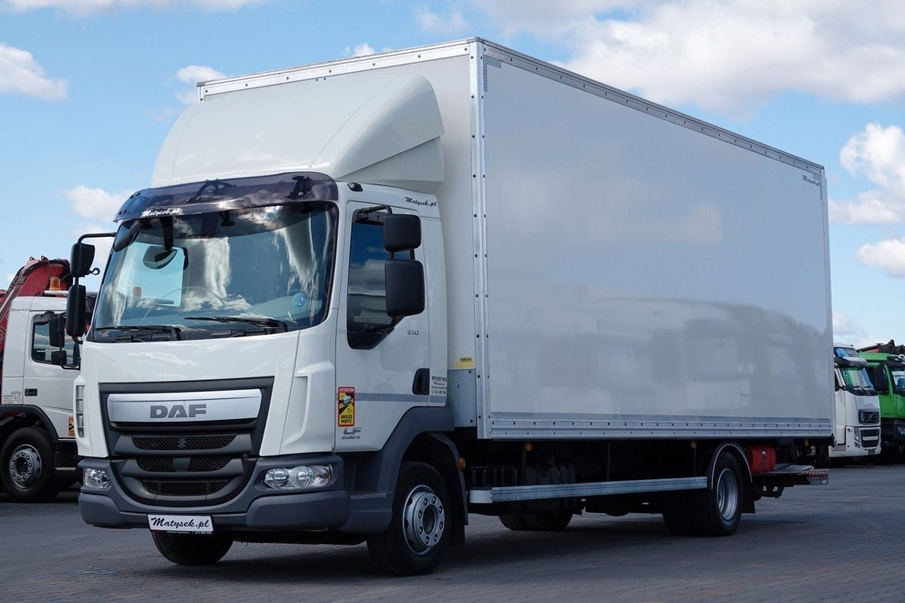 DAF LF 210 / KONTENER - 7 M / SOLÓWKA / WINDA DHOLLA - Kasti veoauto: pilt 1 DAF LF 210 / KONTENER - 7 M / SOLÓWKA / WINDA DHOLLA - Kasti veoauto: pilt 1