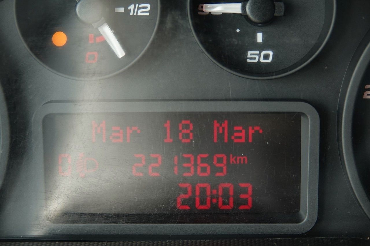 Tarbesõiduk külmik Iveco DAILY  / CHŁODNIA / AGREGAT CARIER -XARIOS 200 /: pilt 18