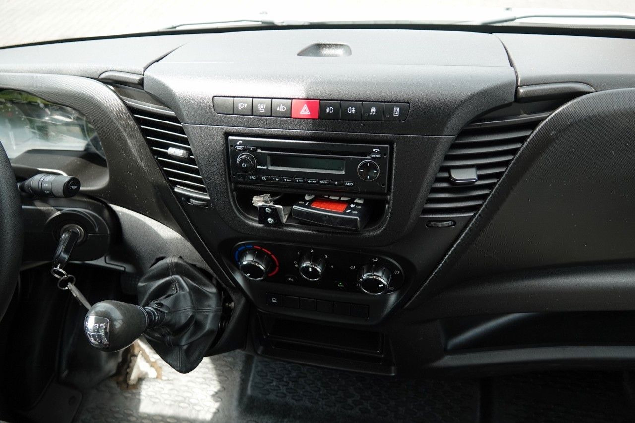 Tarbesõiduk külmik Iveco DAILY  / CHŁODNIA / AGREGAT CARIER -XARIOS 200 /: pilt 12