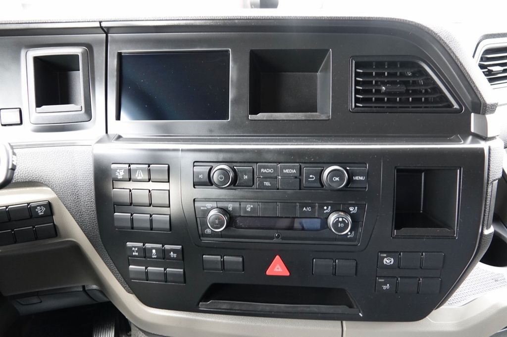 Külmutiga veoauto MAN TGS 26.360 / 6x2 / CHŁODNIA -8,2 M / SUPRA 850MT MAN TGS 26.360 / 6x2 / CHŁODNIA -8,2 M / SUPRA 850MT: pilt 15 Külmutiga veoauto MAN TGS 26.360 / 6x2 / CHŁODNIA -8,2 M / SUPRA 850MT MAN TGS 26.360 / 6x2 / CHŁODNIA -8,2 M / SUPRA 850MT: pilt 15