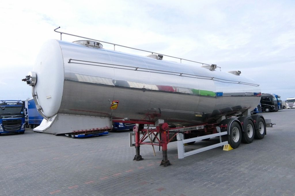 Menci ETA / FOOD LIQUID TANK TRAILER/32000 L/ 4 CHAMBE - Tsistern poolhaagis: pilt 2 Menci ETA / FOOD LIQUID TANK TRAILER/32000 L/ 4 CHAMBE - Tsistern poolhaagis: pilt 2