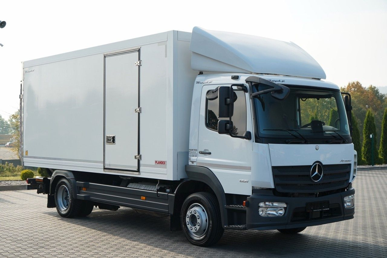 Mercedes-Benz ATEGO / 1221 / KONTENER 5.6 M / 4x2 / WINDA D H - Tarbesõiduk külmik: pilt 1 Mercedes-Benz ATEGO / 1221 / KONTENER 5.6 M / 4x2 / WINDA D H - Tarbesõiduk külmik: pilt 1