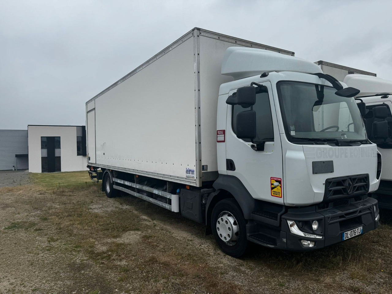 Renault D16 210 / 4x2 / KONTENER / 8.5M / WINDA DHOLLAND - Kasti veoauto: pilt 1 Renault D16 210 / 4x2 / KONTENER / 8.5M / WINDA DHOLLAND - Kasti veoauto: pilt 1