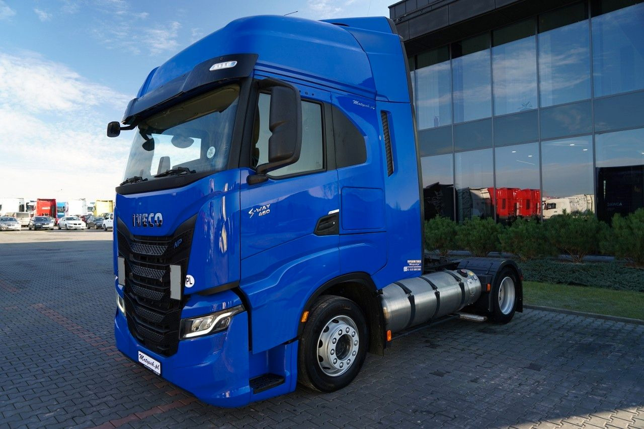 Iveco S-WAY / 460 / RETARDER / LNG / MEGA / LOW DECK - Sadulveok: pilt 3 Iveco S-WAY / 460 / RETARDER / LNG / MEGA / LOW DECK - Sadulveok: pilt 3
