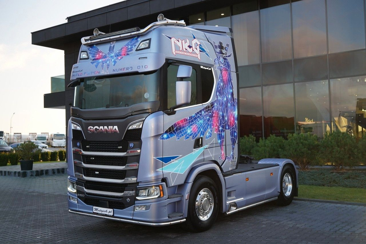 Scania S 580 / V8 / ORGINALNA EDYCJA LIMITED / NR 010 / - Sadulveok: pilt 2 Scania S 580 / V8 / ORGINALNA EDYCJA LIMITED / NR 010 / - Sadulveok: pilt 2