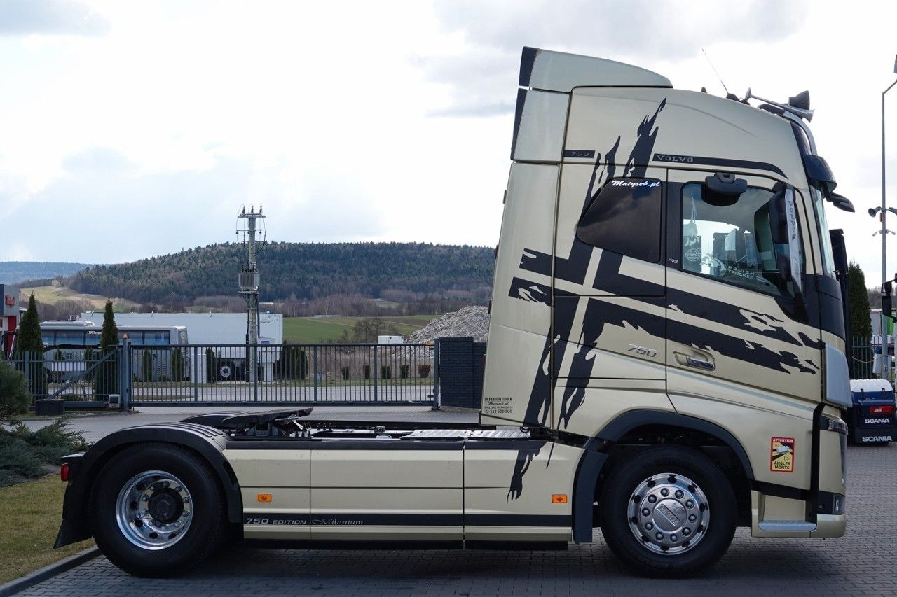 Volvo FH 750 / FH 16 / I-PARK COOL / TV / SKÓRY / ALUF - Sadulveok: pilt 5 Volvo FH 750 / FH 16 / I-PARK COOL / TV / SKÓRY / ALUF - Sadulveok: pilt 5