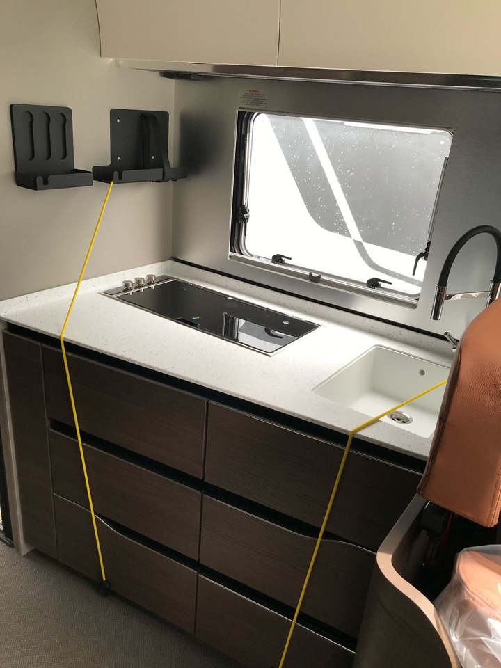 ADRIA Super Sonic 890 LC - Täisintegreeritud matkaauto: pilt 5 ADRIA Super Sonic 890 LC - Täisintegreeritud matkaauto: pilt 5