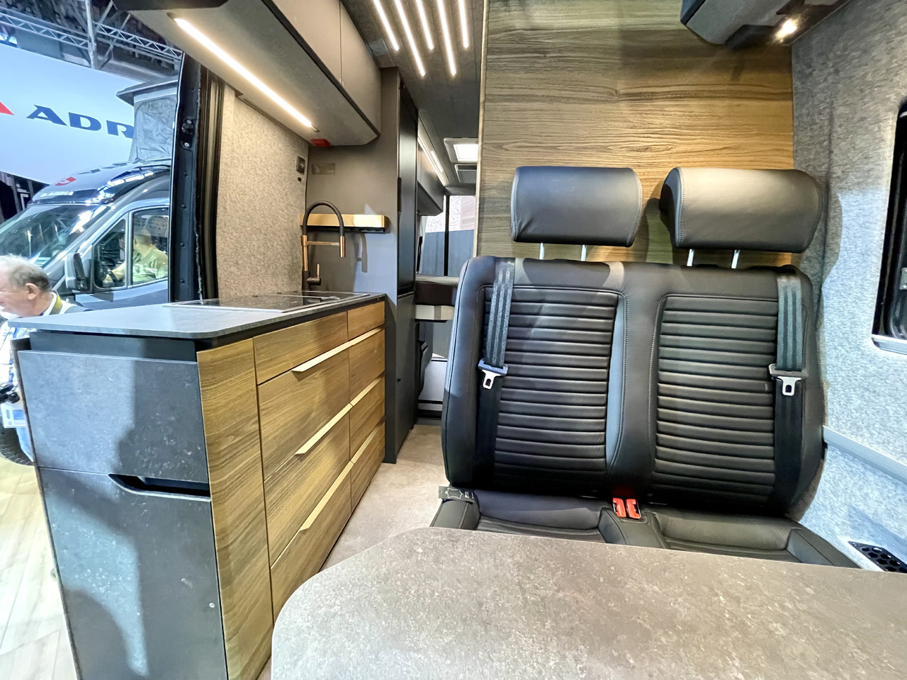 ADRIA Super Twin 700 SGX - Campervan: pilt 4 ADRIA Super Twin 700 SGX - Campervan: pilt 4